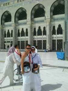 Hery Azwan & Yuli Yulianti setelah umroh